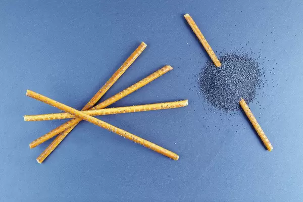 Poppy seeds sticks (Flip 2019)