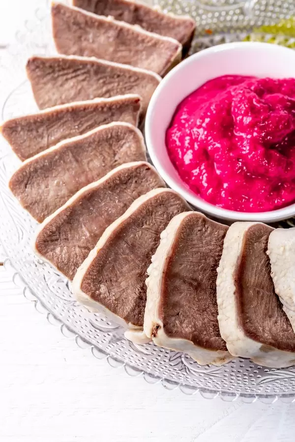 Pork boiled tongue with sauce