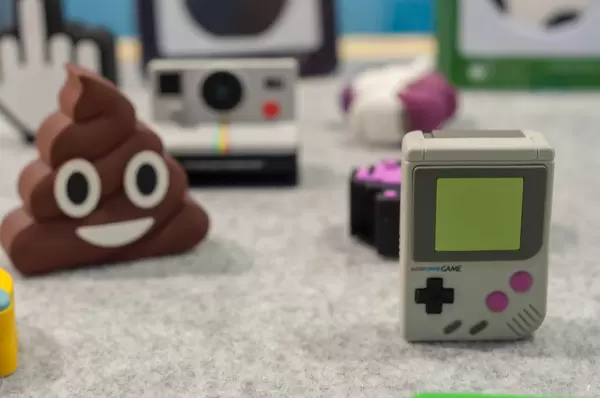 Powerbank in Form eines Nintendo Game Boys von Mojipower