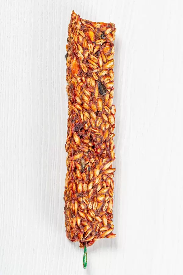 Pressed grain feed for rodents (Flip 2019)