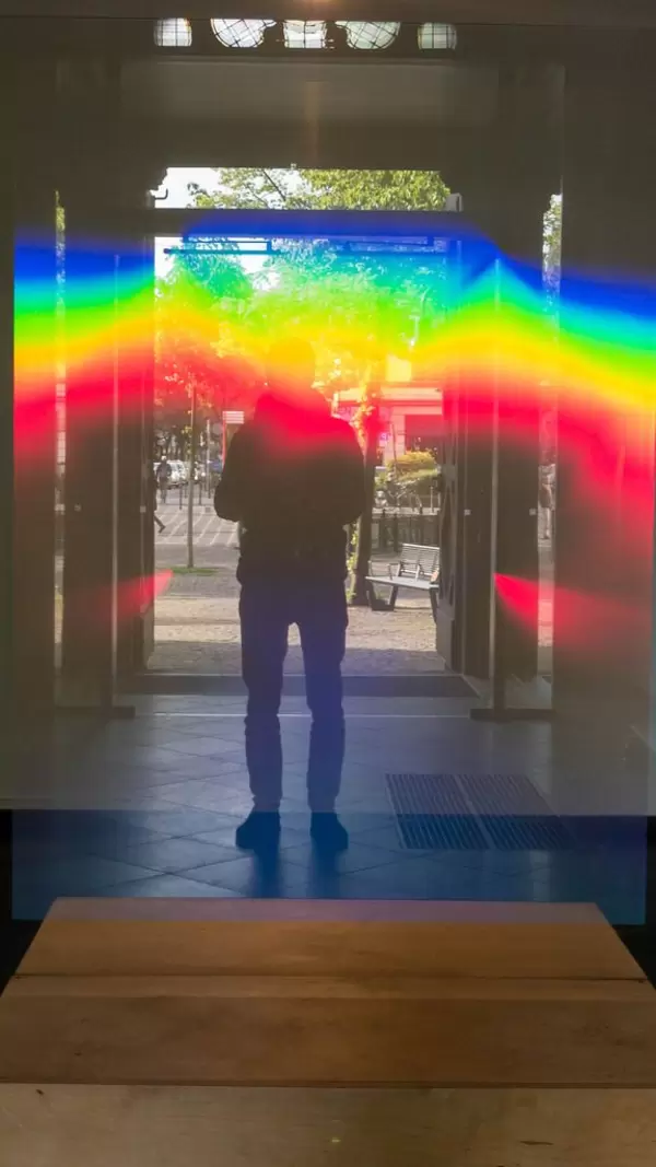 Prisma-Kunstwerk in Agneskirche Köln