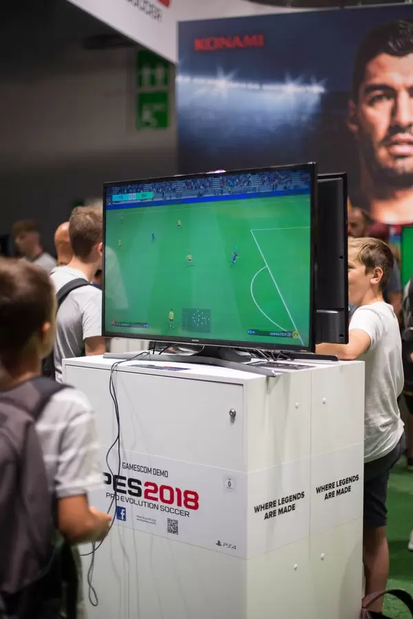 Pro Evolution Soccer 2018 bei der Gamescom 2017