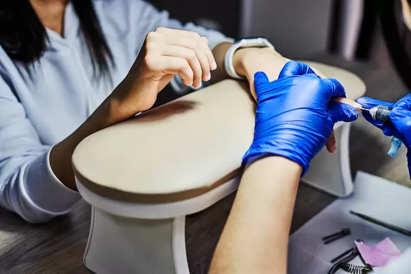 Procedure applying artificial fingernails