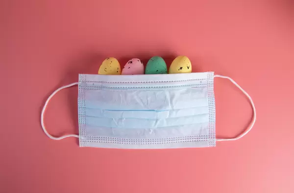 Protective face mask with Easter eggs