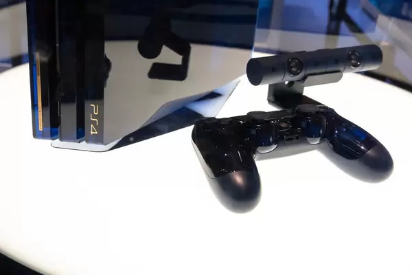 PS4 Pro 500 Million Limited Edition (Gamescom 2018)