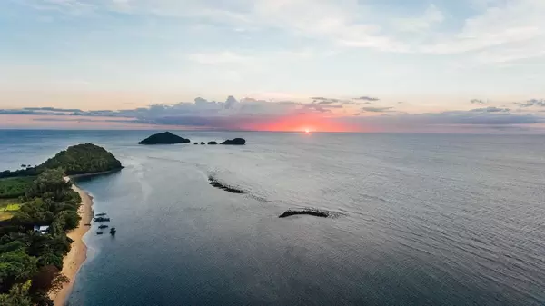 Punta Bulata shoreline and sunset views