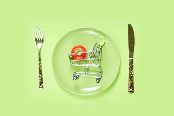 Purchasing fresh tomatoes for diet salad