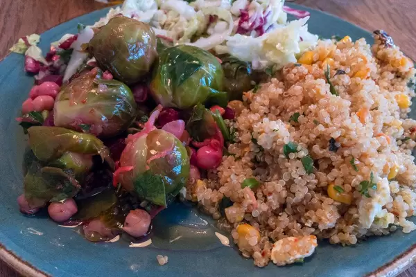 Quinoa mit Rosenkohl