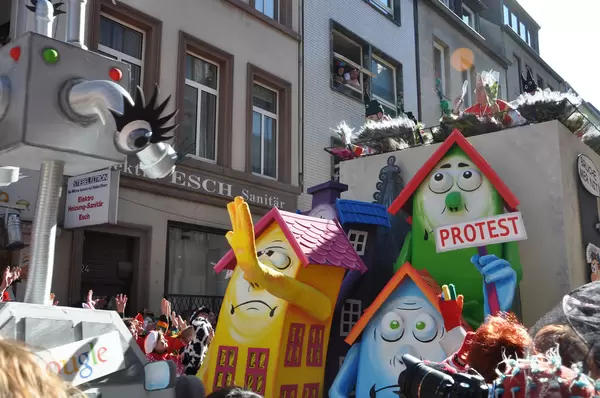"Guugl Streetview" am Rosenmontagszug 2011, Köln