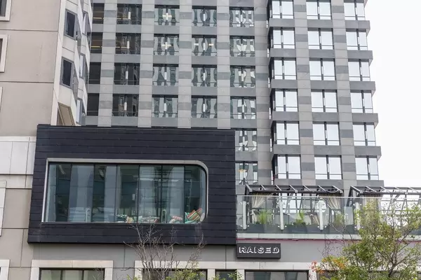 "Raised"-Bar mit Dachterrasse für einen Blick über Chicago, Amerika
