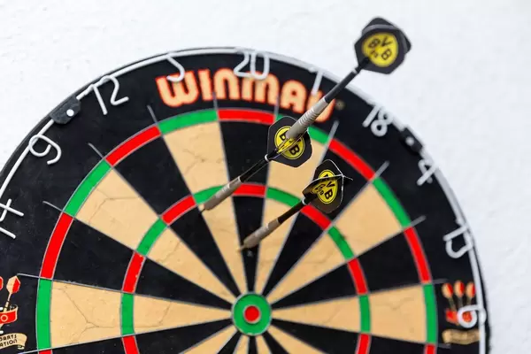 "Robin Hood" Dart in Dart