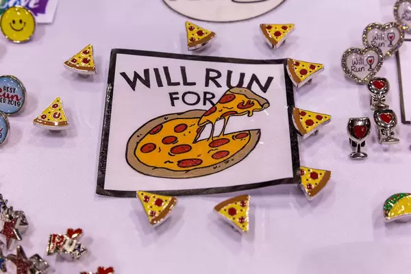 "Will run for pizza" patch: fun items for couch potatoes and non Chicago marathon runners