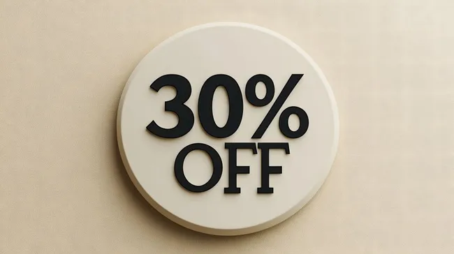 Rabattschild mit 30% Preisnachlass auf beigem Hintergrund