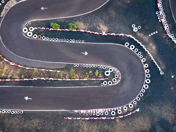 Racing track corner from above / Rennbahnecke von oben