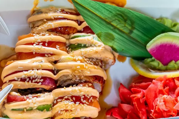 Rainbow dragon fresh sushi box with pickled ginger