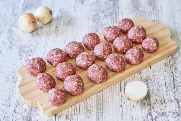 Raw minced meat beef cutlets