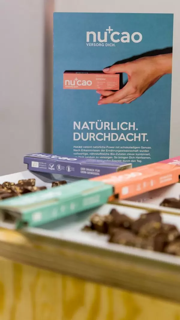 Raw vegan chocolate bar with hempseed by nucao