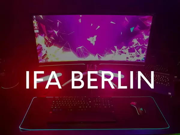 Razer Chroma Gaming PC mit Philips Hue, leuchtender Tastatur und Maus, mit dem Bildtitel "IFA BERLIN"