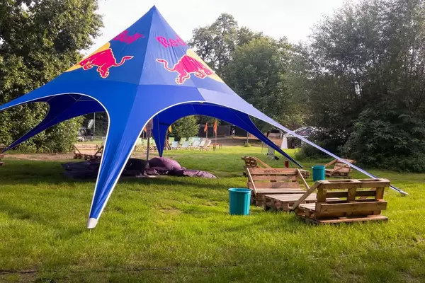 Red Bull Zelt im gamescomCamp - Gamescom 2017, Köln