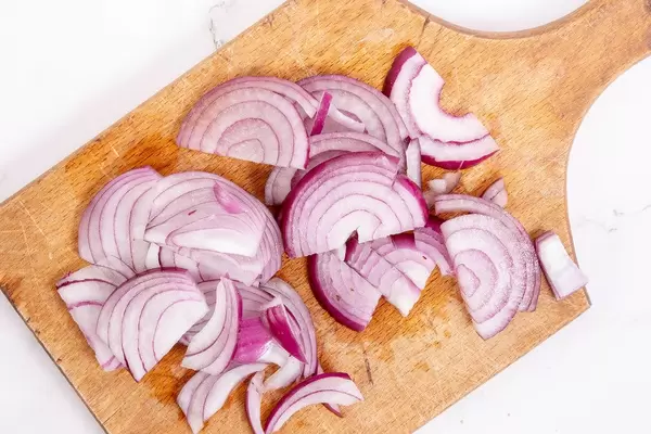 Red Onions on the cutting board