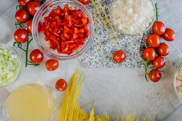 Red Paprica and Onion Bowls Recipe Ingredients