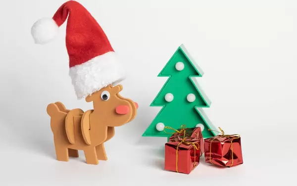 Reindeer with Christmas gifts