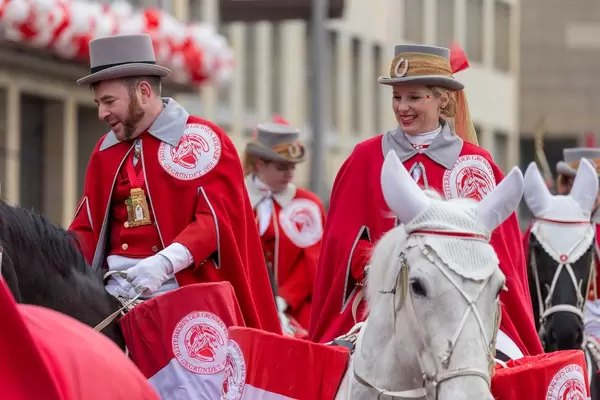 Reiterkorps der Große Kölner KG beim Rosenmontagszug - Kölner Karneval 2018