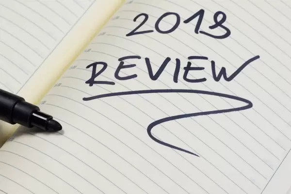 Review 2018 - Rückblick auf das Jahr 2018 geschrieben auf einem Notizheft
