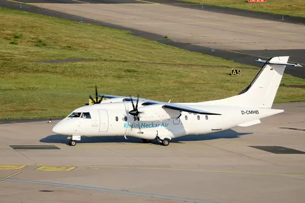Rhein-Neckar Air Dornier Do-328 Flugzeug, D-CMHB am Flughafen Köln/Bonn (CGN)