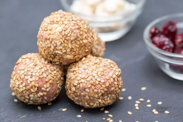 Rice-Nuts-Balls with Cranberries