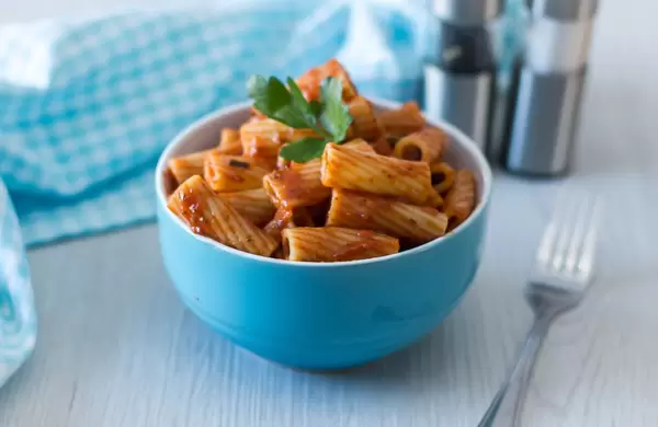Rigatoni Pasta With Tomato Sauce