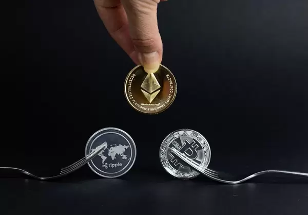 Ripple, Bitcoin und Litecoin mit Gabeln