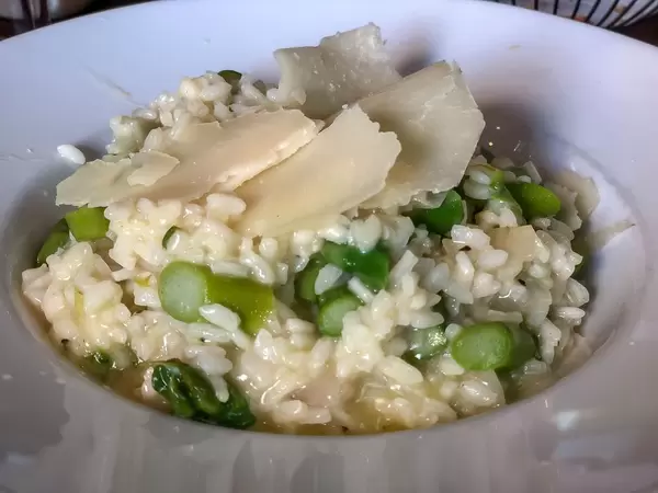 Risotto mit grünem Spargel
