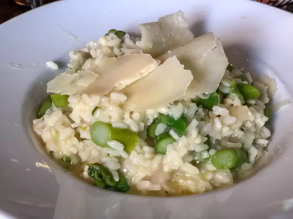 Risotto with green asparagus