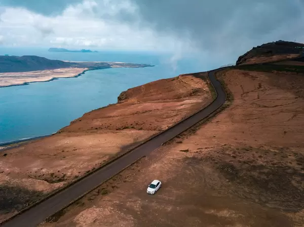 Road on the edge of the cliff