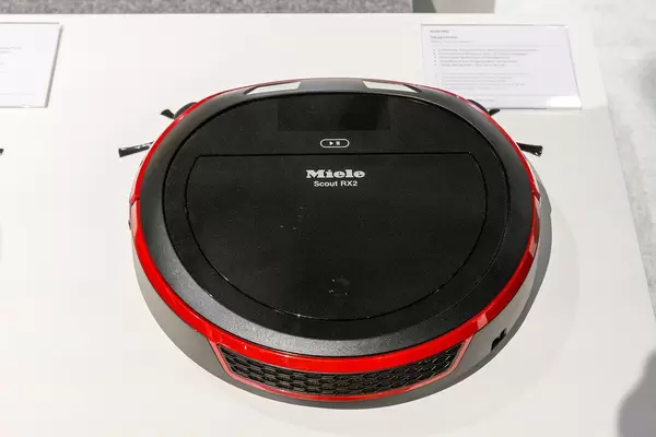Robot vacuum cleaner: Miele Scout RX2 Home Vision in red and black with app control