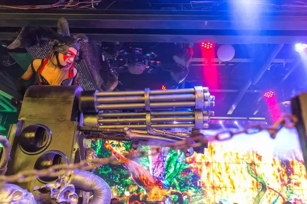 Robot with Machine Gun