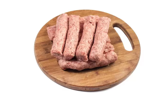 rohe Hackfleischspieße