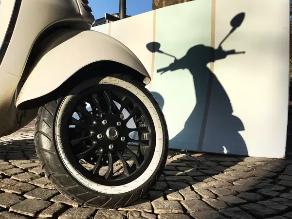 Roller / Motor Scooter