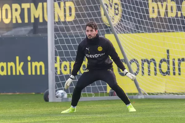 Roman Bürki als Dortmunds Nummer 1 im Tor erwartet einen Abschluss