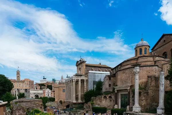 Roman Forum church and cupolas / Roman Forum Kirche und Kuppeln