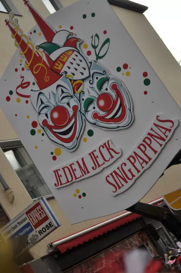 Rosenmontagszug 2012: Jedem Jeck Sing Pappnas