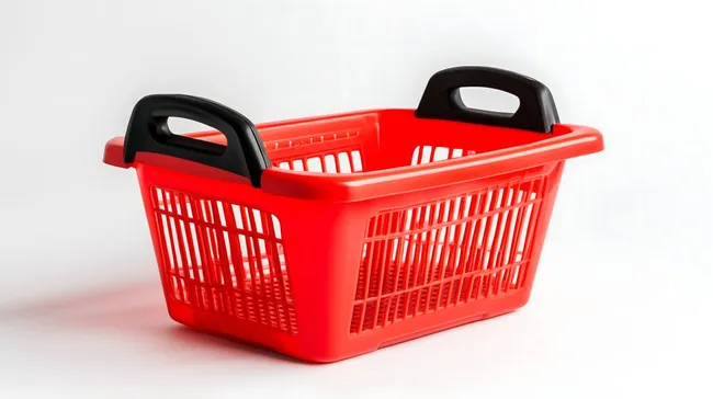 Roter Einkaufskorb aus Kunststoff mit stabilen Griffen
