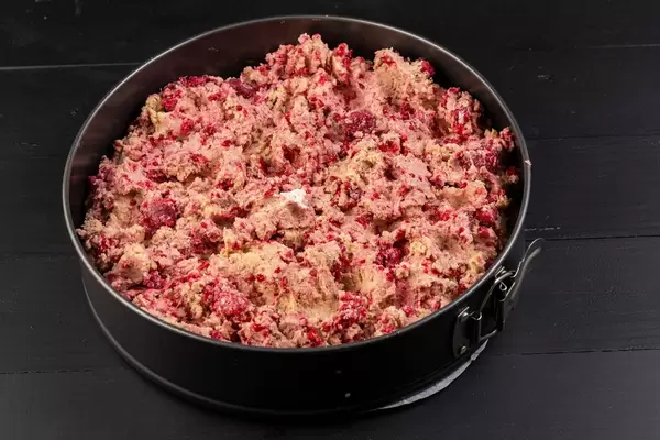 Round Cake mixture preparation with Strawberries (Flip 2019)