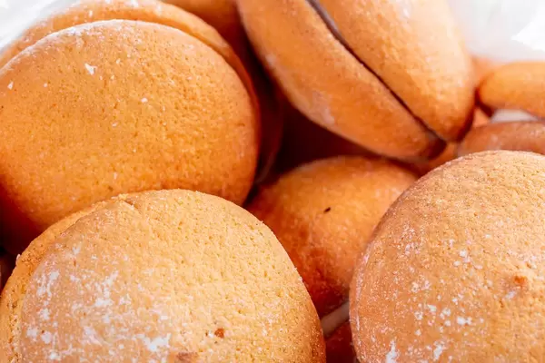 Round cookies with coconut close-up (Flip 2019)