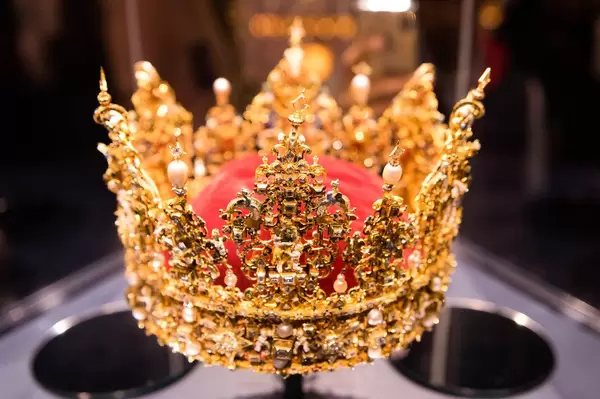 Royal Danish crown in a museum (Flip 2019)
