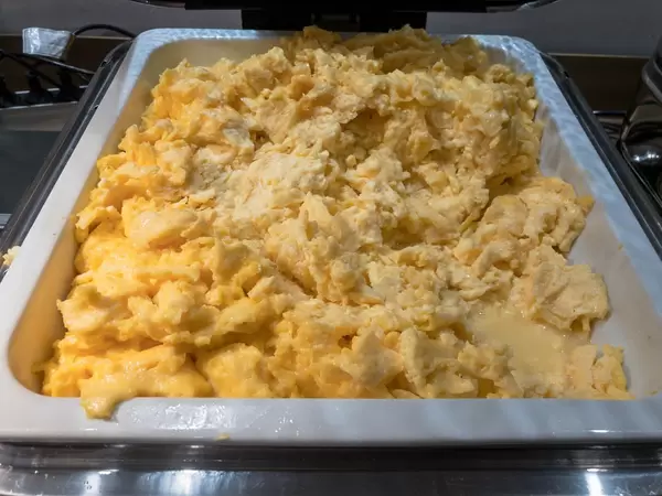 Leckeres Rührei wie im Hotel Buffet