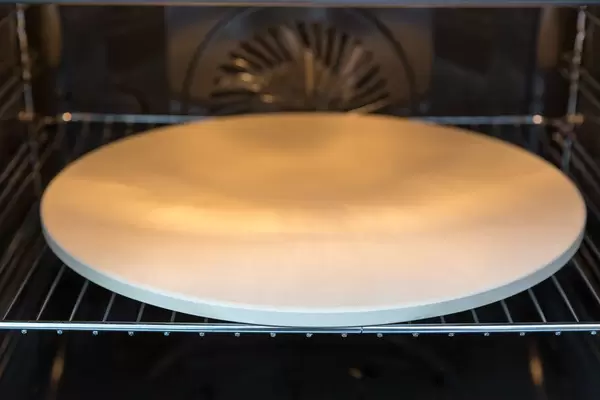 Runder Pizzastein von BBQ Premium für den Backofen und Grill