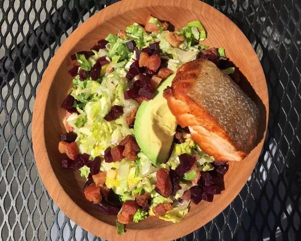 Salad with Bacon, Avocado and Salmon