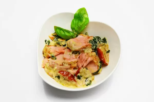 Salmon and cheese salad  Flip 2019